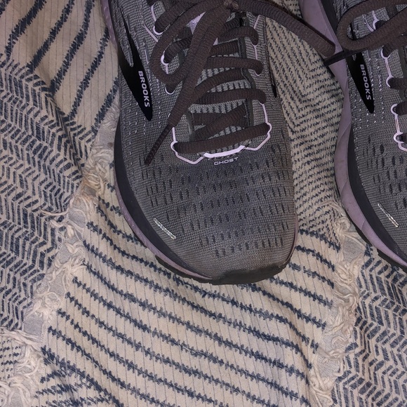 Brooks ghost shoes size 6 - Picture 3 of 13